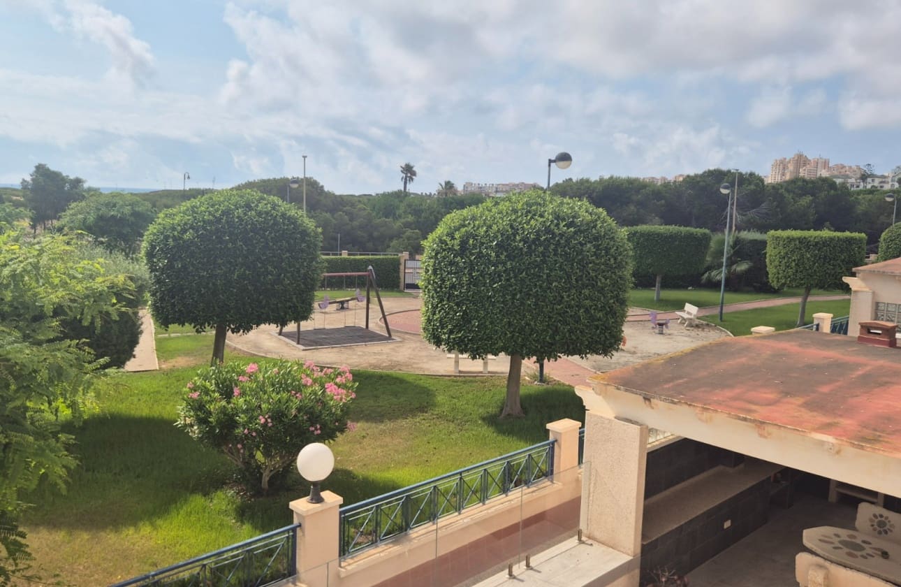 3 quarto Apartamento para venda em La Mata com piscina garagem - 336 000 € (Ref: 9939133)