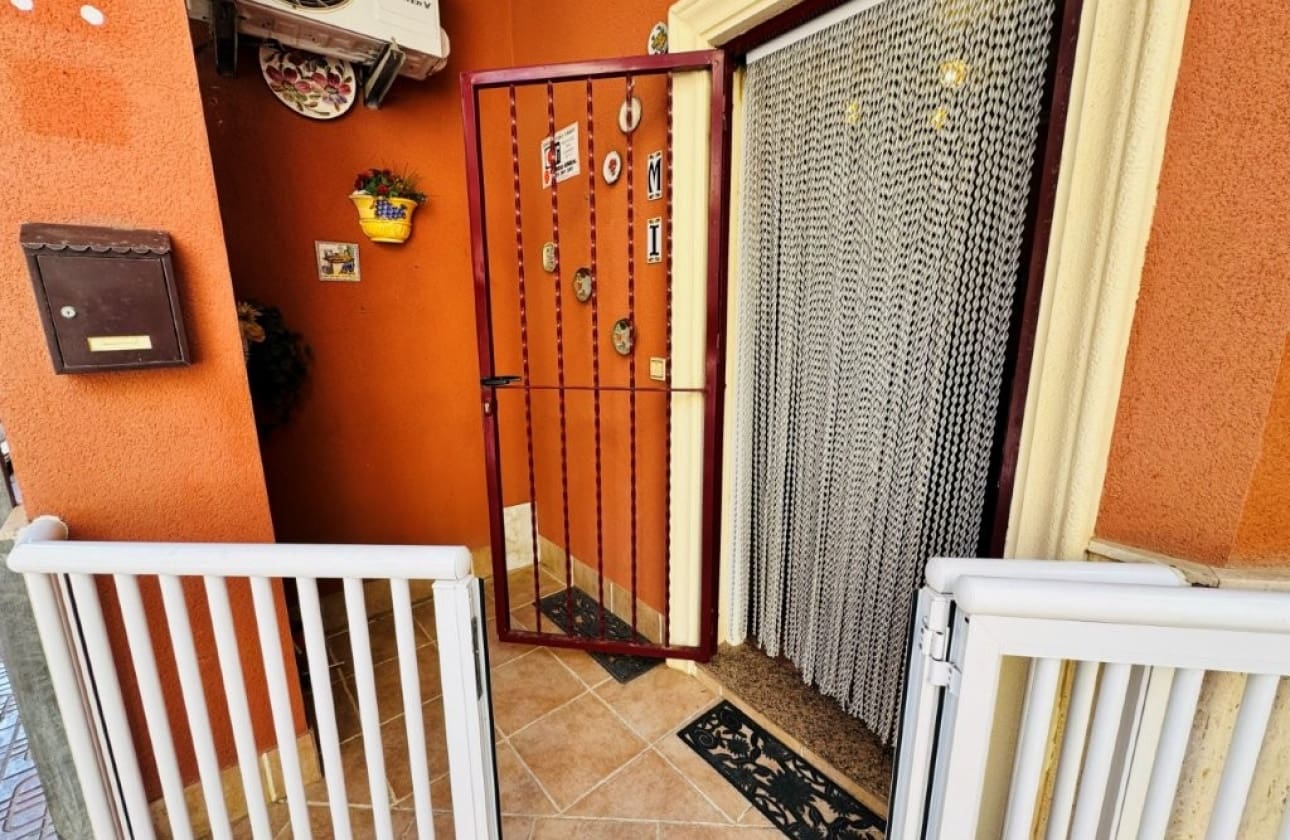 2 slaapkamer Appartement te koop in La Mata - € 155.000 (Ref: 9953124)