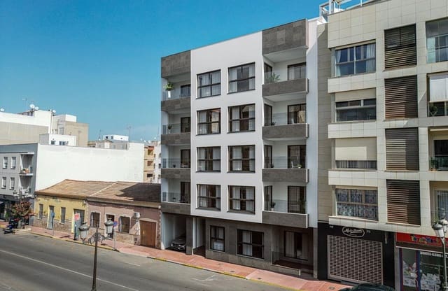 3 chambre Penthouse à vendre à Zona Pueblo, Guardamar del Segura avec piscine - 549 500 € (Ref: 9961222)