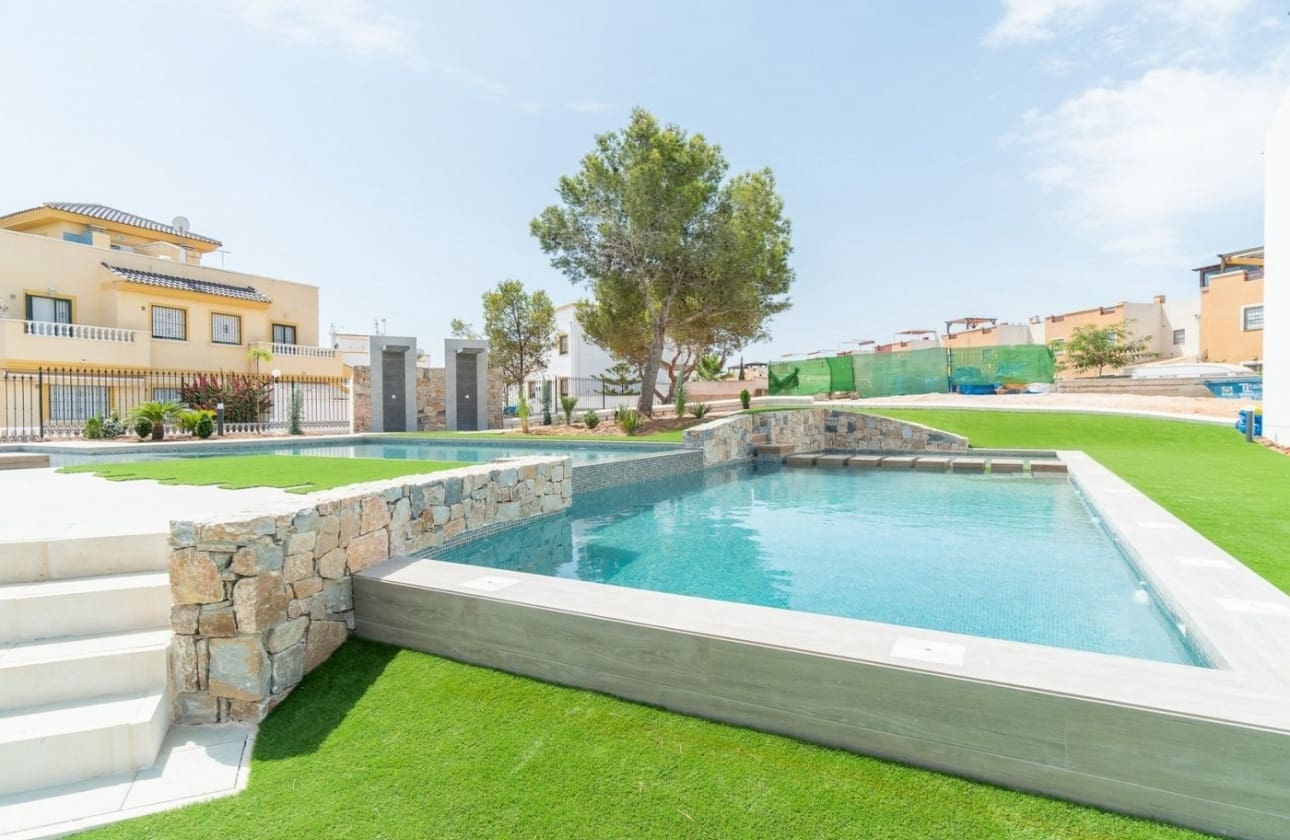 3 bedroom Bungalow for sale in Los Balcones with pool - € 350,000 (Ref: 9961224)