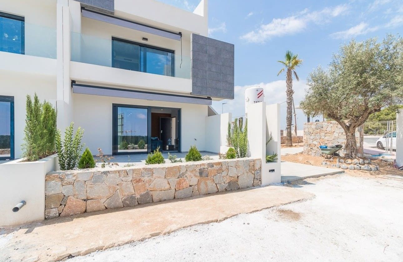 3 bedroom Bungalow for sale in Los Balcones with pool - € 350,000 (Ref: 9961224)
