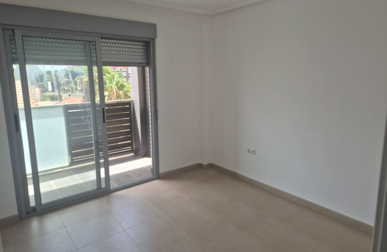 5 slaapkamer Appartement te koop in Torrevieja - € 175.000 (Ref: 9964035)