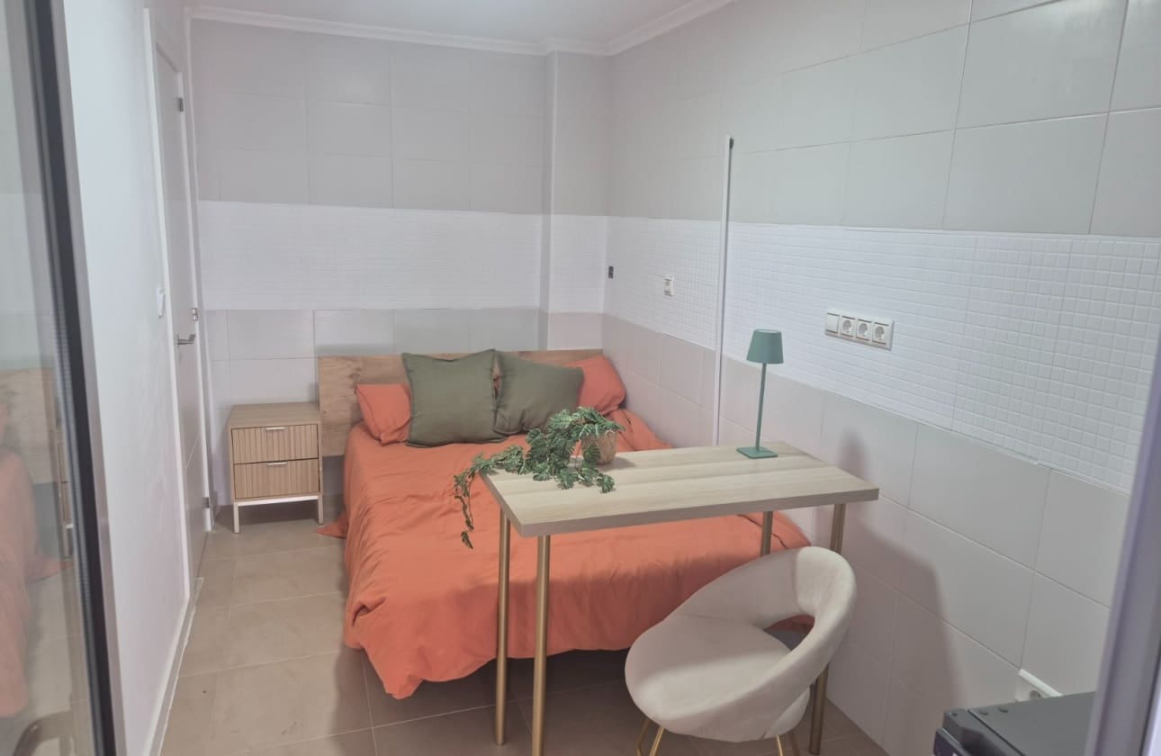 5 slaapkamer Appartement te koop in Torrevieja - € 175.000 (Ref: 9964035)