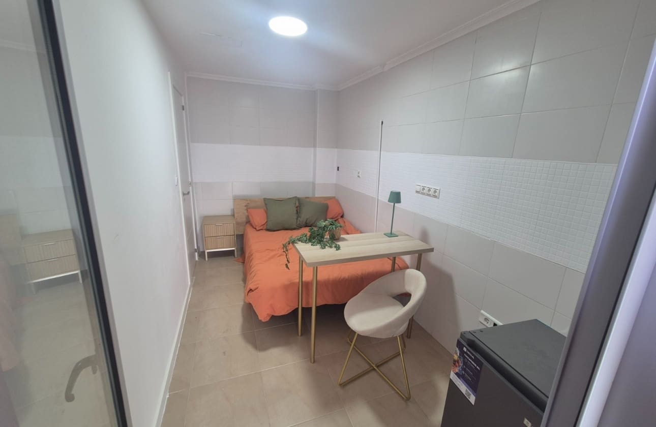 5 slaapkamer Appartement te koop in Torrevieja - € 175.000 (Ref: 9964035)