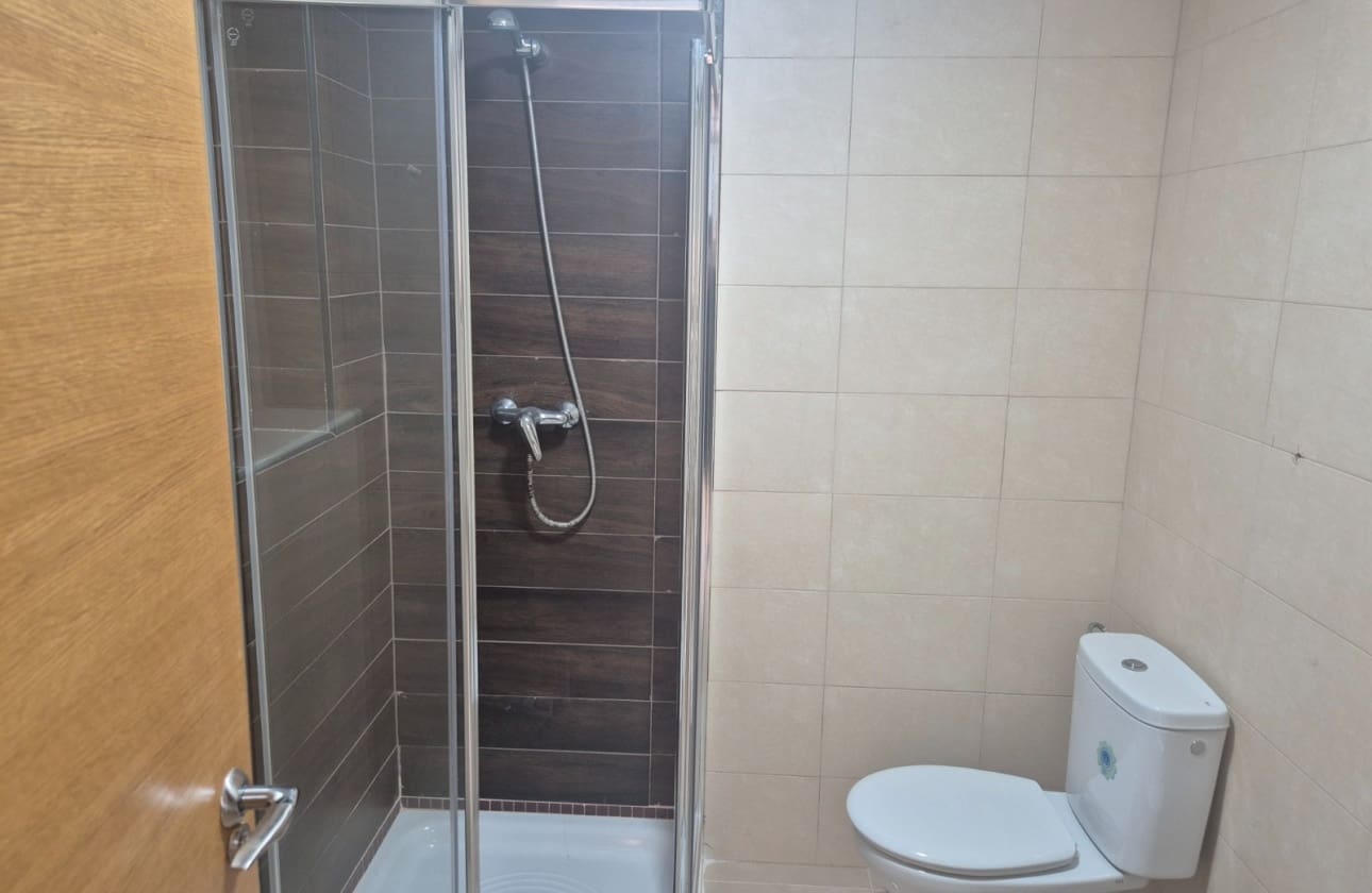 5 slaapkamer Appartement te koop in Torrevieja - € 175.000 (Ref: 9964035)