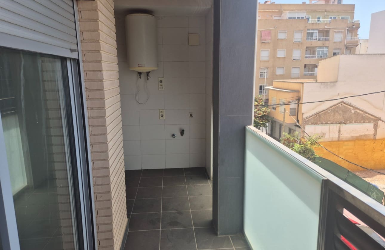 5 slaapkamer Appartement te koop in Torrevieja - € 175.000 (Ref: 9964035)
