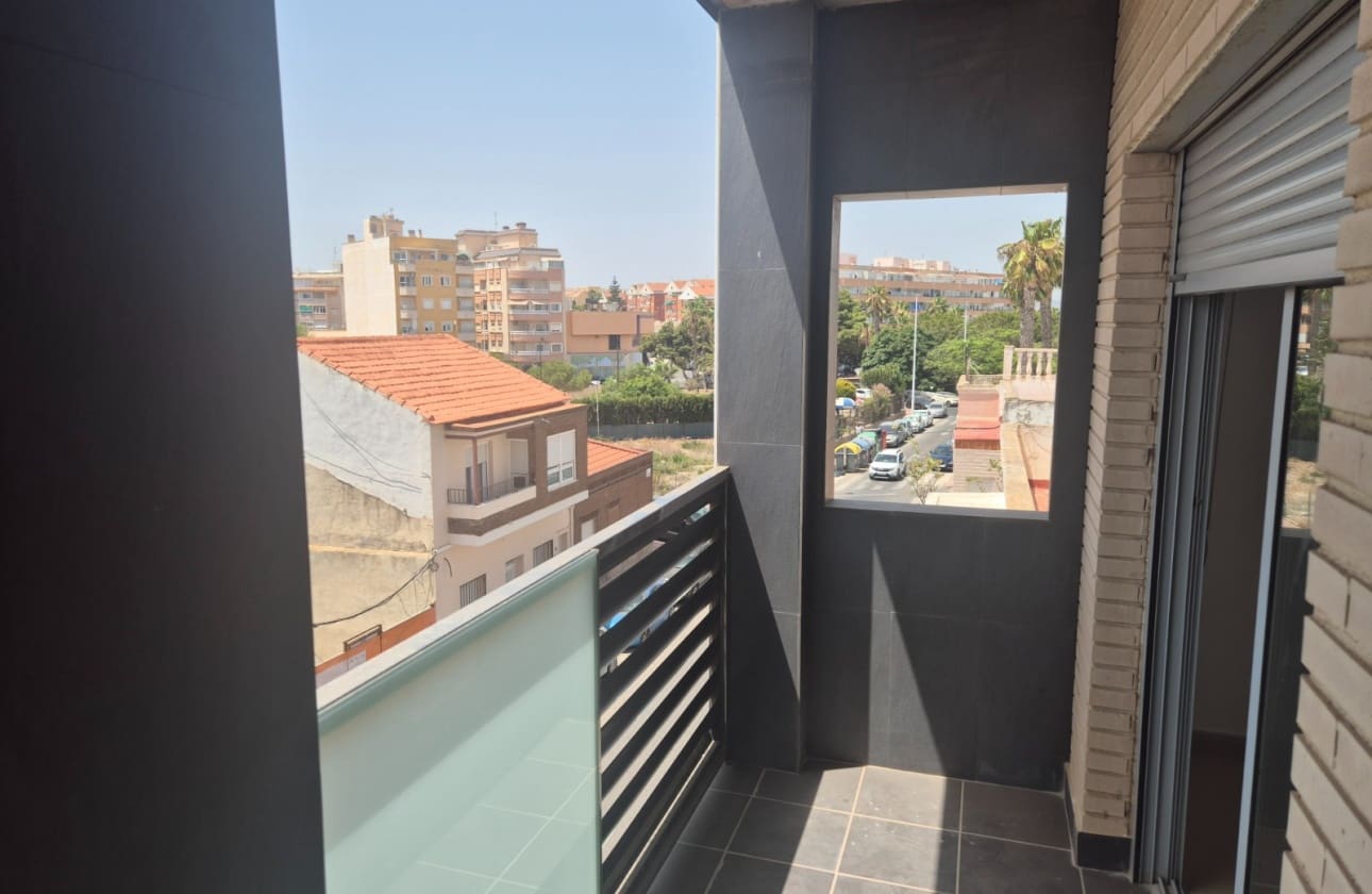 5 slaapkamer Appartement te koop in Torrevieja - € 175.000 (Ref: 9964035)
