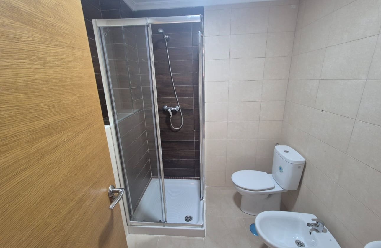 5 slaapkamer Appartement te koop in Torrevieja - € 175.000 (Ref: 9964035)
