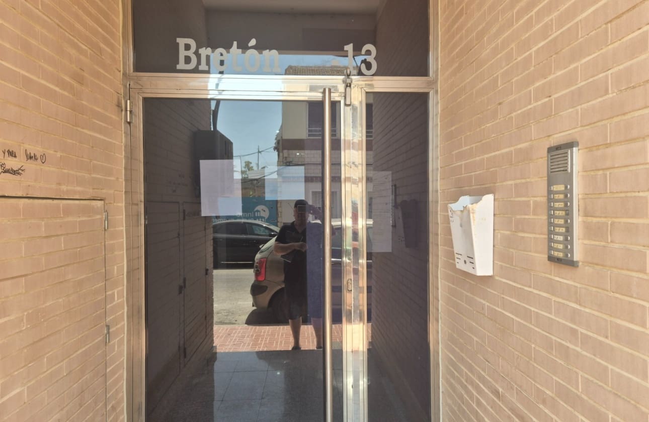 5 slaapkamer Appartement te koop in Torrevieja - € 175.000 (Ref: 9964035)