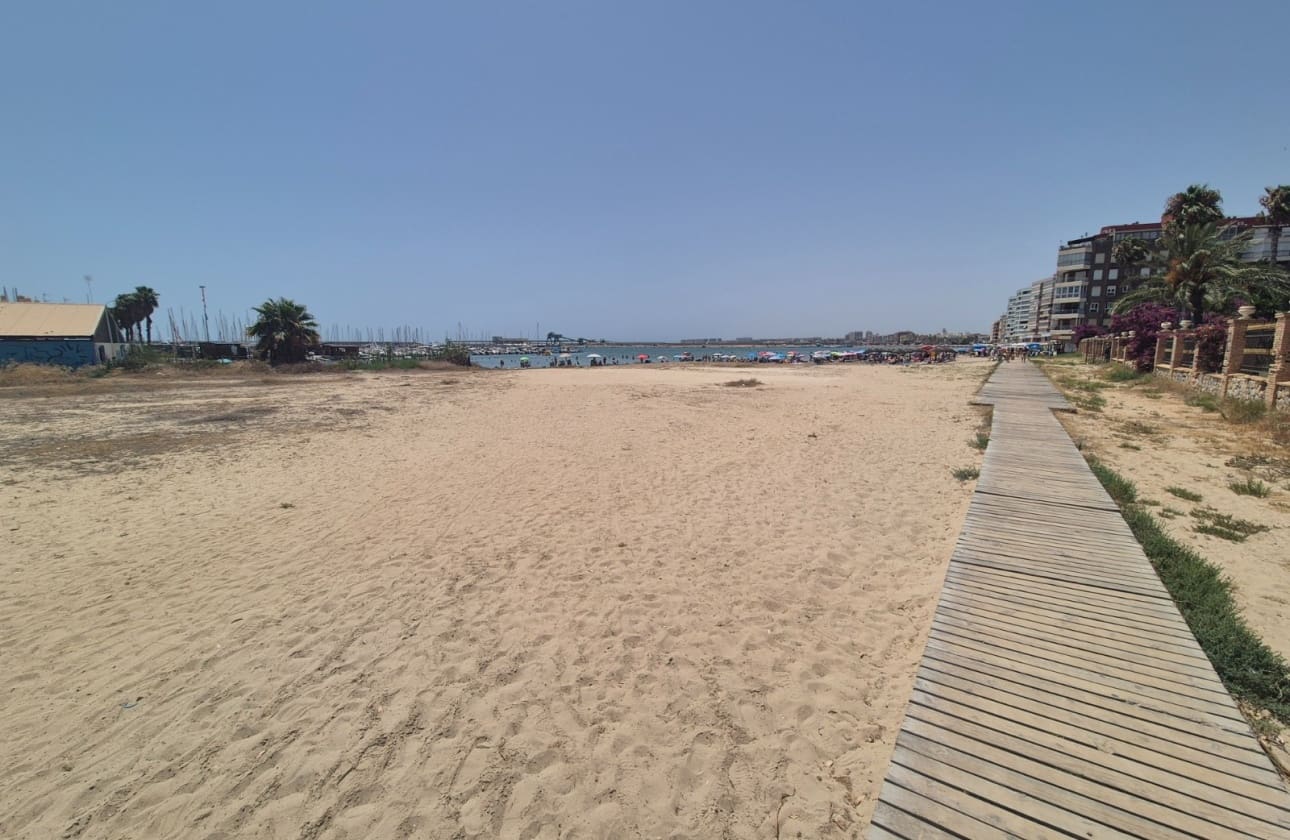 5 slaapkamer Appartement te koop in Torrevieja - € 175.000 (Ref: 9964035)
