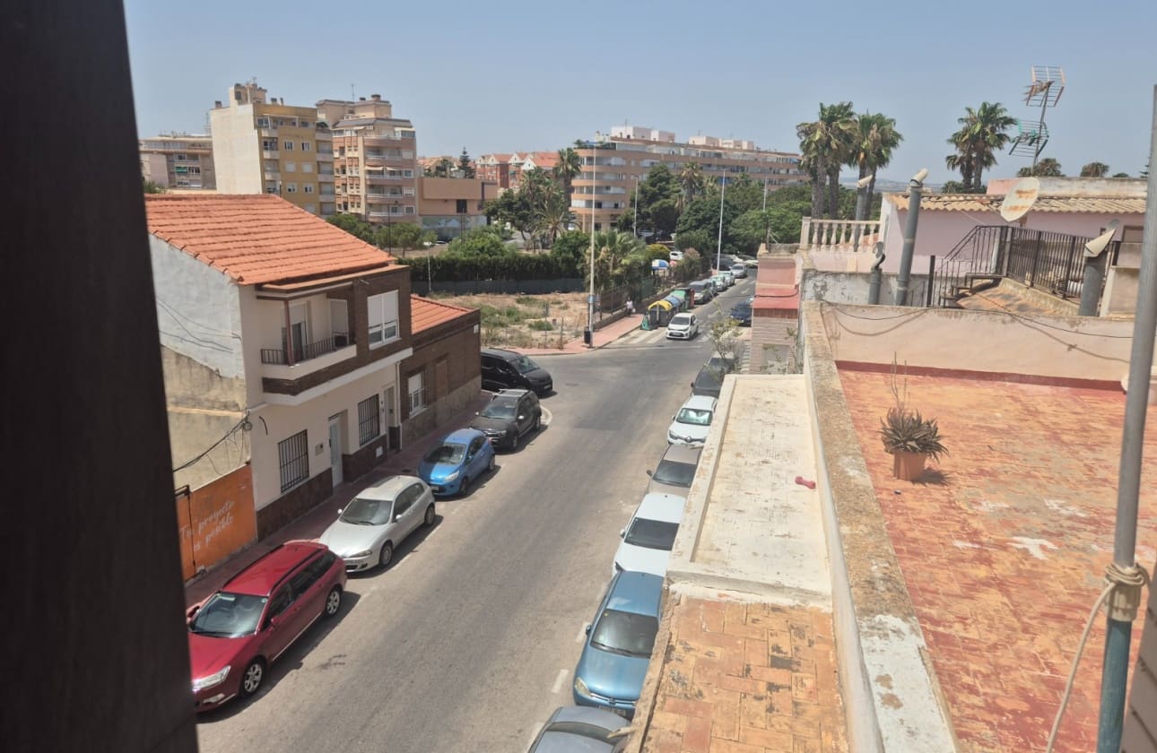 5 slaapkamer Appartement te koop in Torrevieja - € 175.000 (Ref: 9964035)