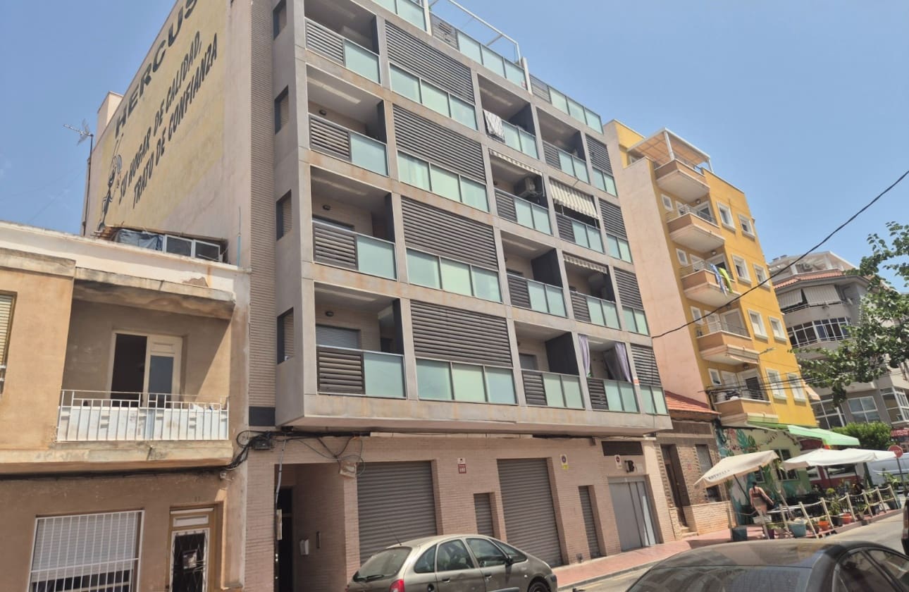 5 slaapkamer Appartement te koop in Torrevieja - € 175.000 (Ref: 9964035)