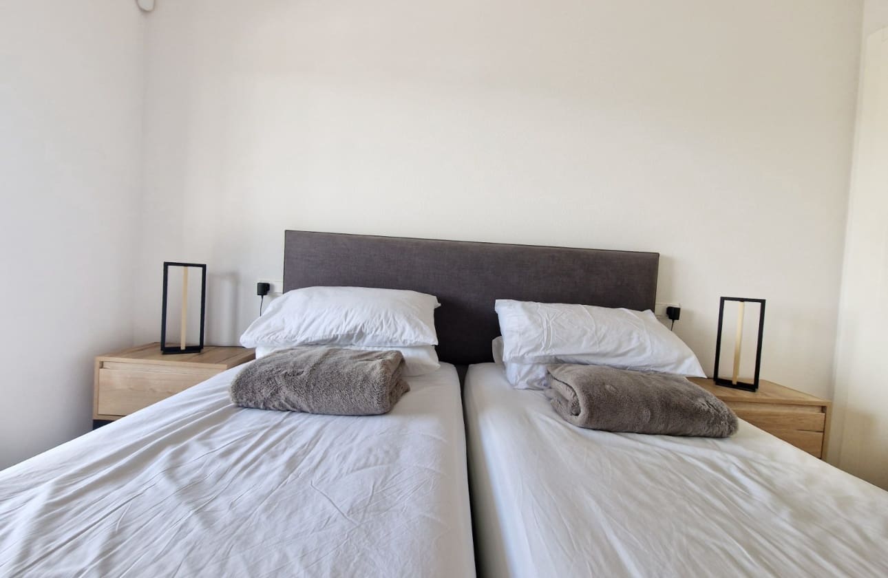 2 soveværelse Lejlighed til salg i Guardamar del Segura med swimmingpool - € 183.500 (Ref: 9970880)