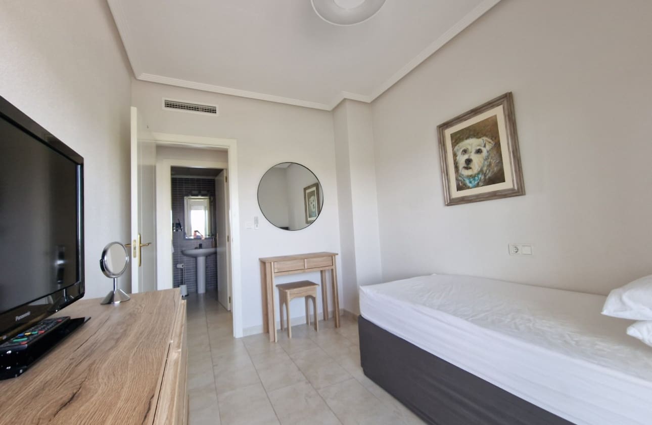 2 soveværelse Lejlighed til salg i Guardamar del Segura med swimmingpool - € 183.500 (Ref: 9970880)