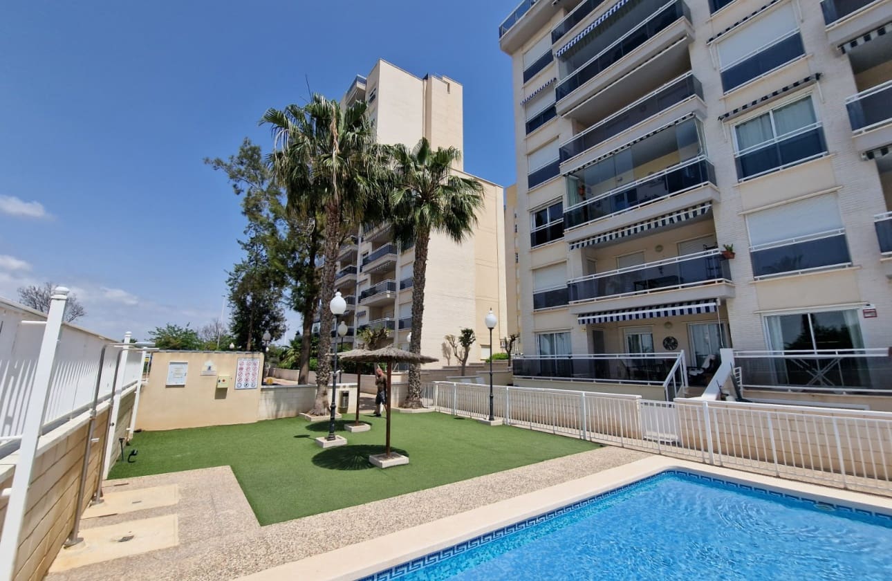 2 soveværelse Lejlighed til salg i Guardamar del Segura med swimmingpool - € 183.500 (Ref: 9970880)