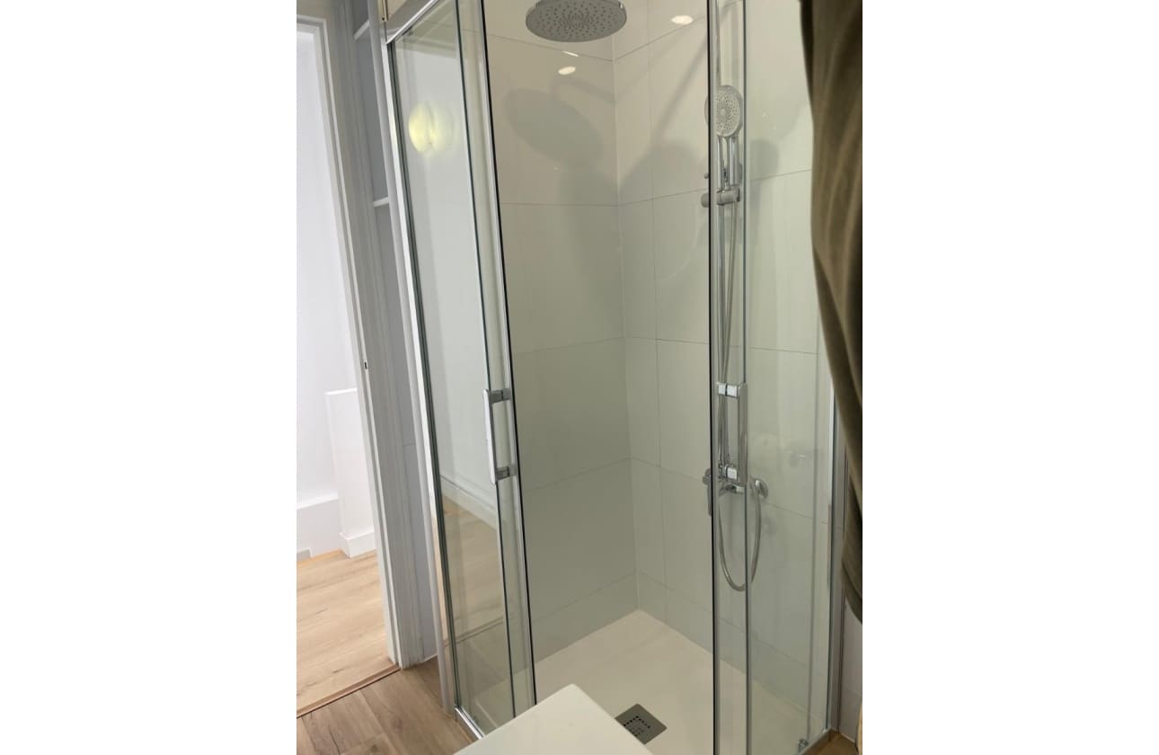 2 soveværelse Lejlighed til salg i Torrevieja med swimmingpool - € 219.000 (Ref: 9989304)