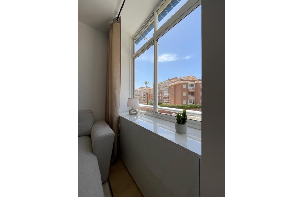 2 soveværelse Lejlighed til salg i Torrevieja med swimmingpool - € 219.000 (Ref: 9989304)