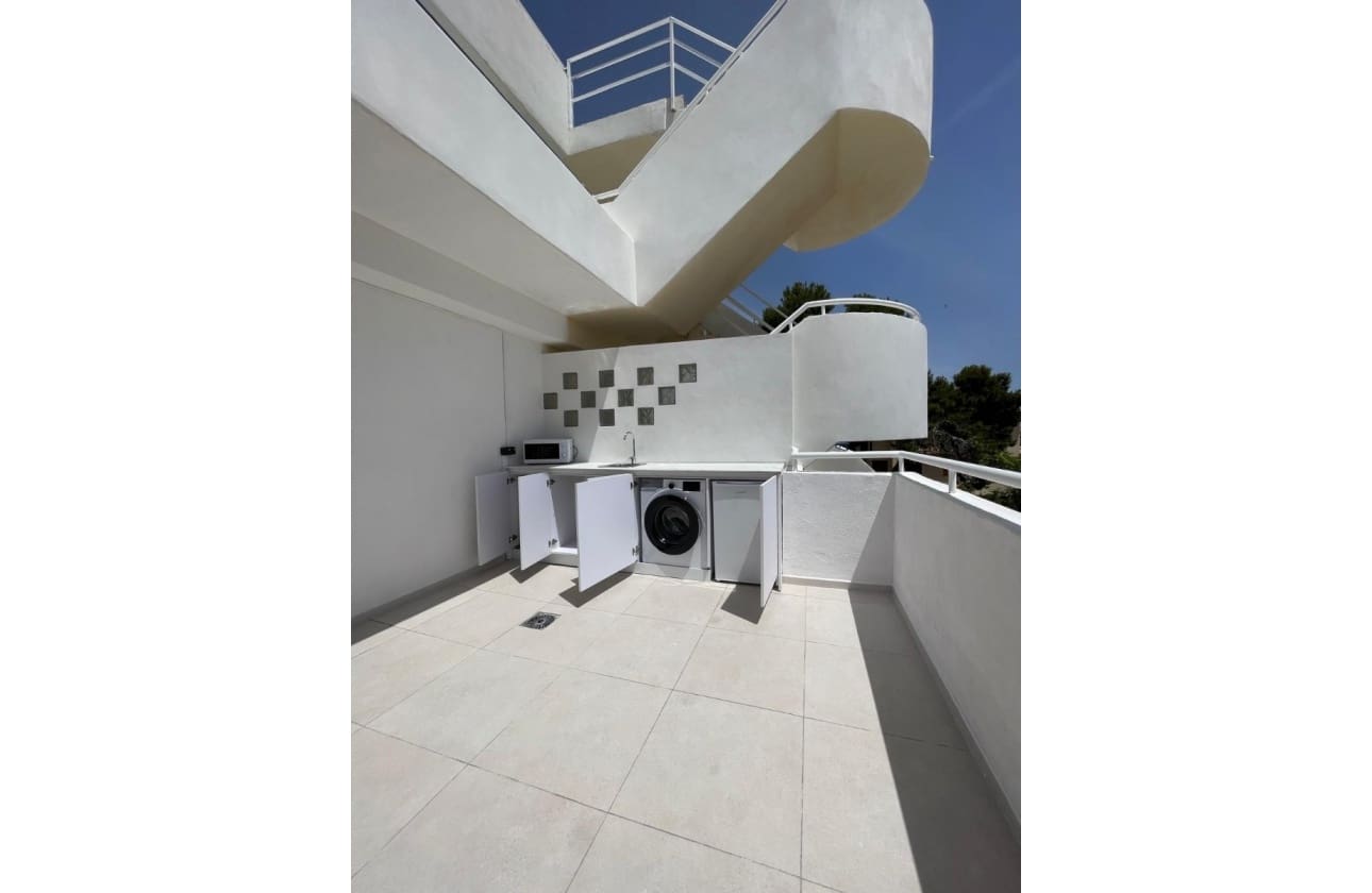 2 soveværelse Lejlighed til salg i Torrevieja med swimmingpool - € 219.000 (Ref: 9989304)