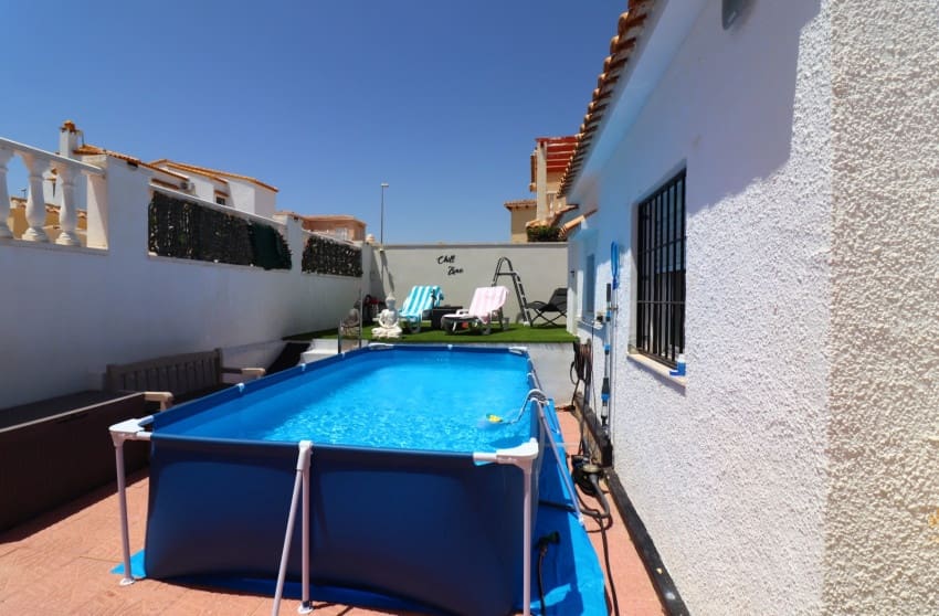 2 bedroom Villa for sale in Orihuela Costa with pool - € 259,950 (Ref: 10004515)