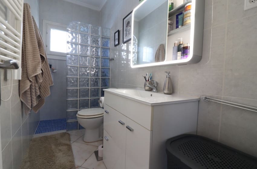 2 bedroom Villa for sale in Orihuela Costa with pool - € 259,950 (Ref: 10004515)