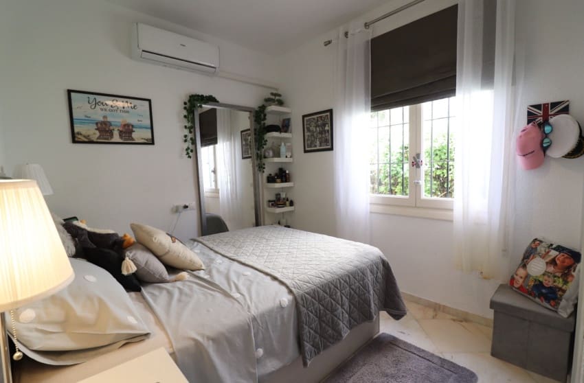 2 bedroom Villa for sale in Orihuela Costa with pool - € 259,950 (Ref: 10004515)