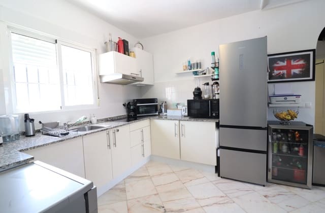 2 bedroom Villa for sale in Blue Lagoon with pool - € 259,950 (Ref: 10004515)