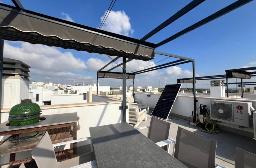 3 makuuhuone Huvila myytävänä paikassa Orihuela Costa mukana 
autotalli - 395 000 € (Ref: 10004518)