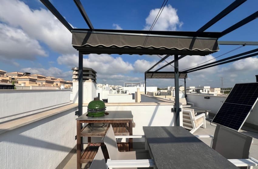 3 makuuhuone Huvila myytävänä paikassa Orihuela Costa mukana 
autotalli - 395 000 € (Ref: 10004518)