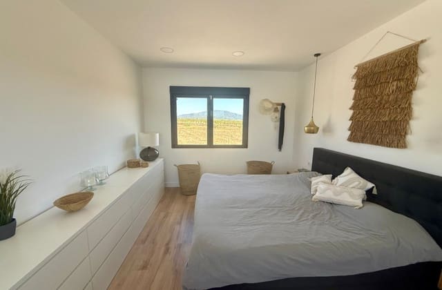 Chalet de 3 habitaciones en Pinoso en venta - 425.000 € (Ref: 10004519)