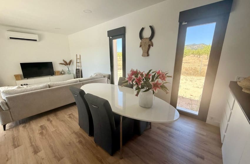 Chalet de 3 habitaciones en Pinoso en venta - 425.000 € (Ref: 10004519)