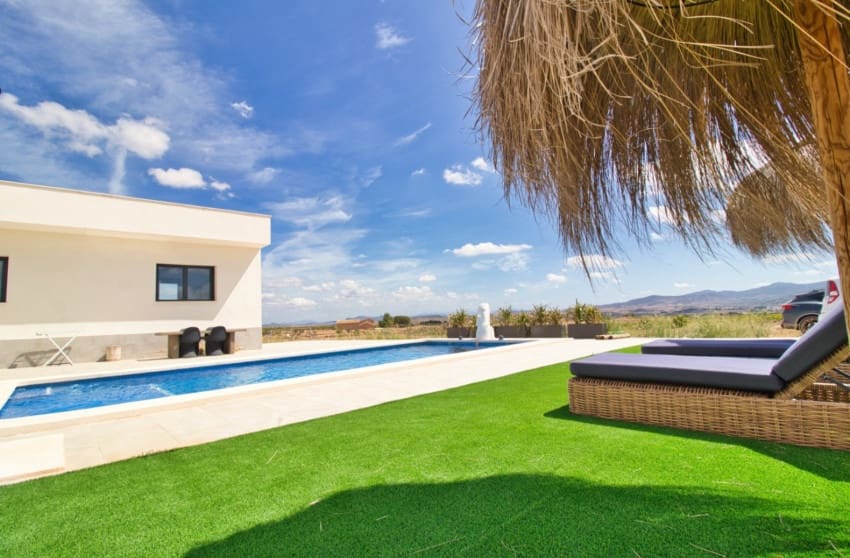 Chalet de 3 habitaciones en Pinoso en venta - 425.000 € (Ref: 10004519)
