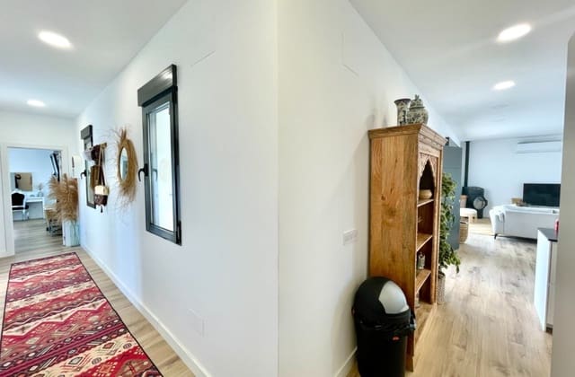 3 slaapkamer Villa te koop in Pinoso met zwembad garage - € 399.900 (Ref: 10004519)