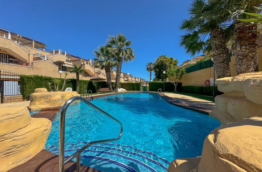 2 camera da letto Bungalow in vendita in Villamartin con piscina - 209.000 € (Rif: 10004522)