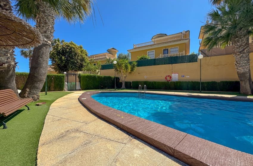 2 camera da letto Bungalow in vendita in Villamartin con piscina - 209.000 € (Rif: 10004522)
