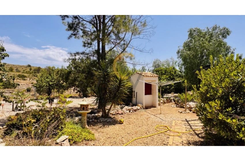 5 soverom Finca/Herregård til salgs i La Romana med svømmebasseng garasje - € 339 995 (Ref: 10004524)