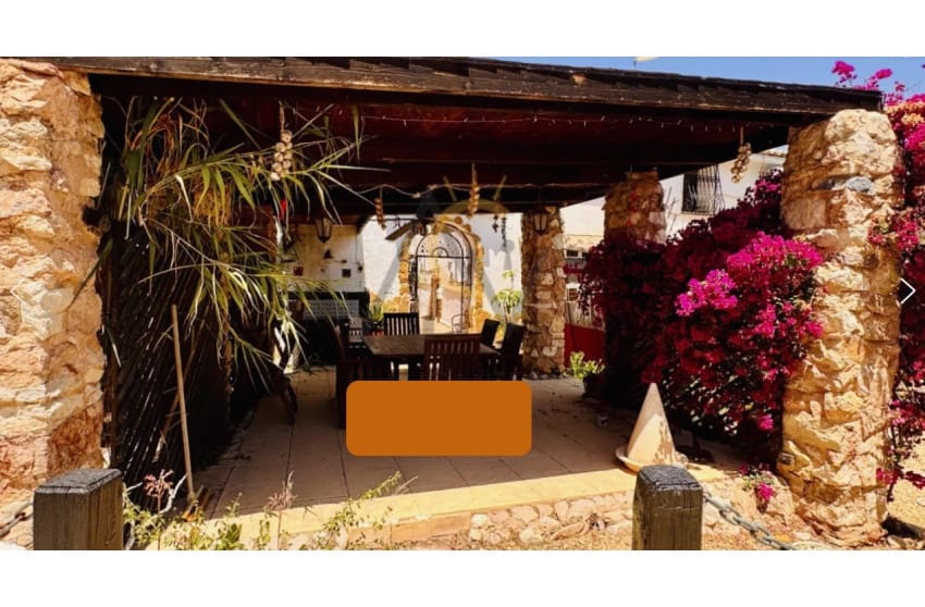 5 soverom Finca/Herregård til salgs i La Romana med svømmebasseng garasje - € 339 995 (Ref: 10004524)