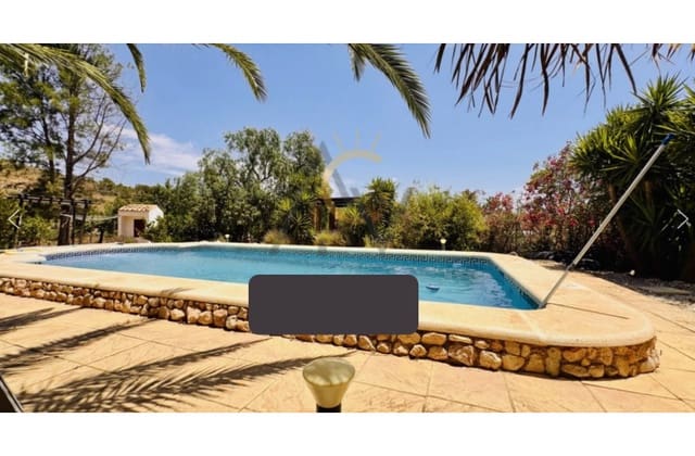 5 soverom Finca/Herregård til salgs i La Romana med svømmebasseng garasje - € 339 995 (Ref: 10004524)