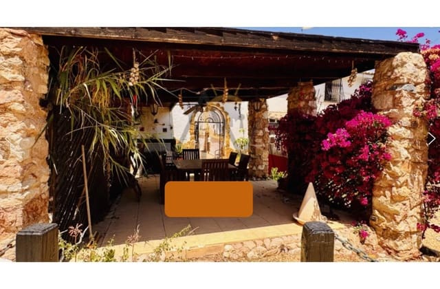 5 soverom Finca/Herregård til salgs i La Romana med svømmebasseng garasje - € 339 995 (Ref: 10004524)