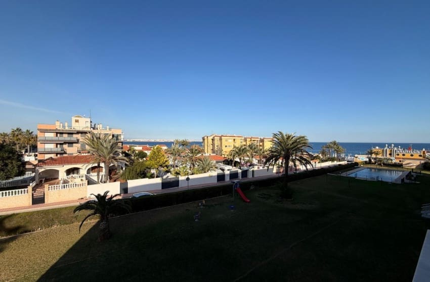 3 chambre Appartement à vendre à Punta Prima avec piscine - 259 700 € (Ref: 10027604)