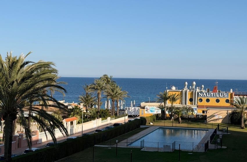 3 chambre Appartement à vendre à Punta Prima avec piscine - 259 700 € (Ref: 10027604)