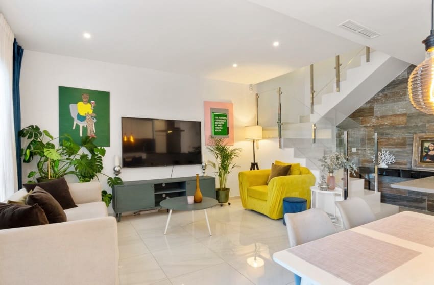 Casa de 3 habitaciones en Villamartin en venta - 325.000 € (Ref: 10027605)