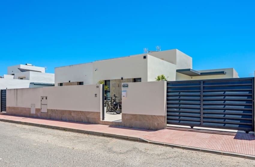 3 quarto Moradia para venda em Daya Nueva - 399 900 € (Ref: 10027609)