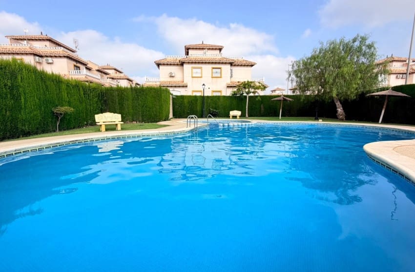 2 sypialnia Dom na sprzedaż w Orihuela Costa z basenem - 239 000 € (Ref: 10027625)
