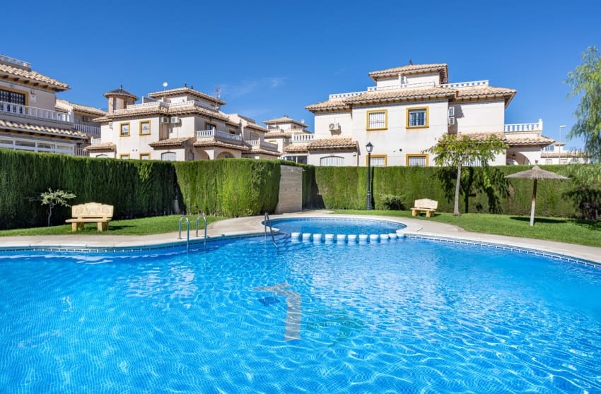 2 sypialnia Dom na sprzedaż w Orihuela Costa z basenem - 239 000 € (Ref: 10027625)