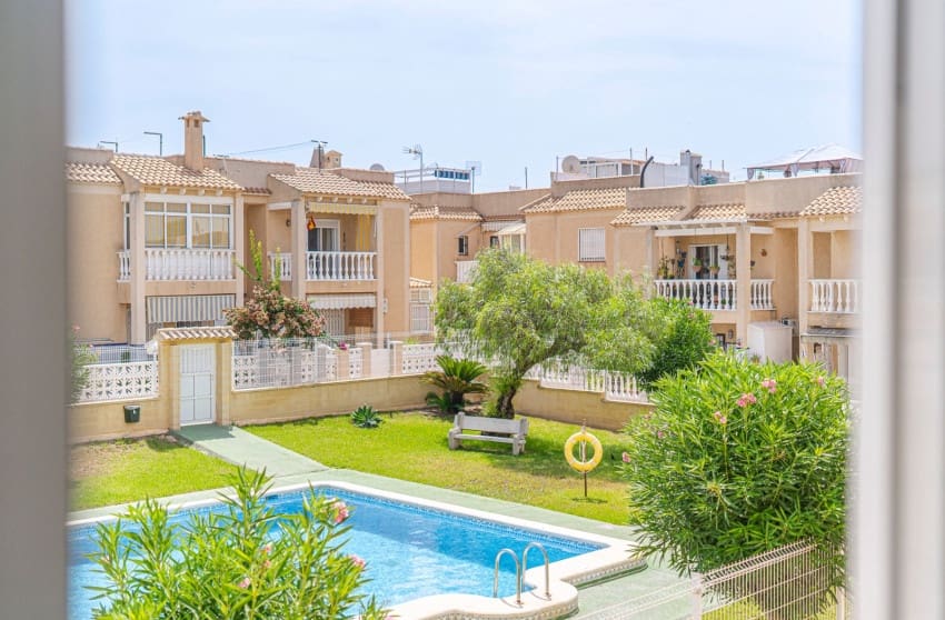 2 sypialnia Apartament na sprzedaż w Torrevieja z basenem - 129 000 € (Ref: 10027629)