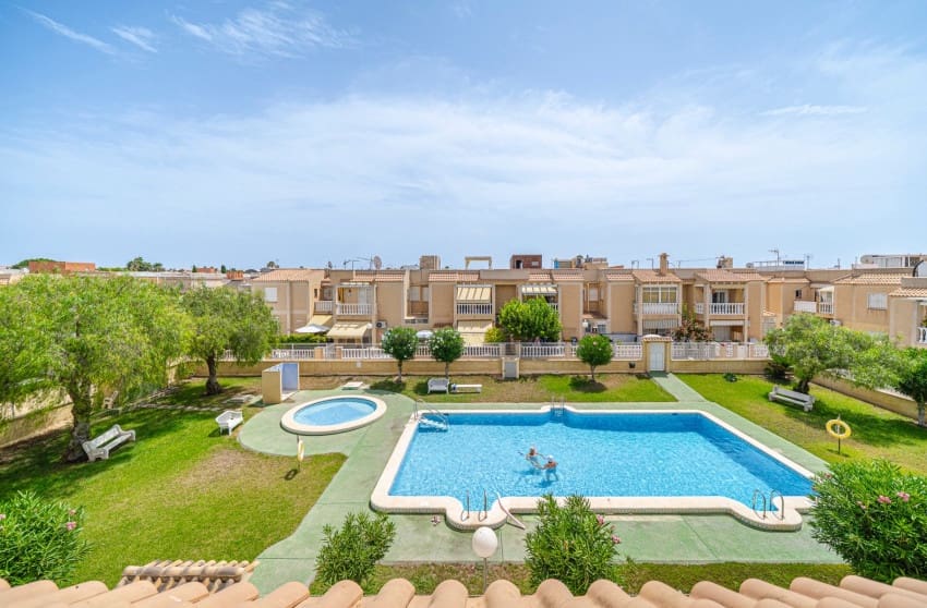 2 sypialnia Apartament na sprzedaż w Torrevieja z basenem - 129 000 € (Ref: 10027629)