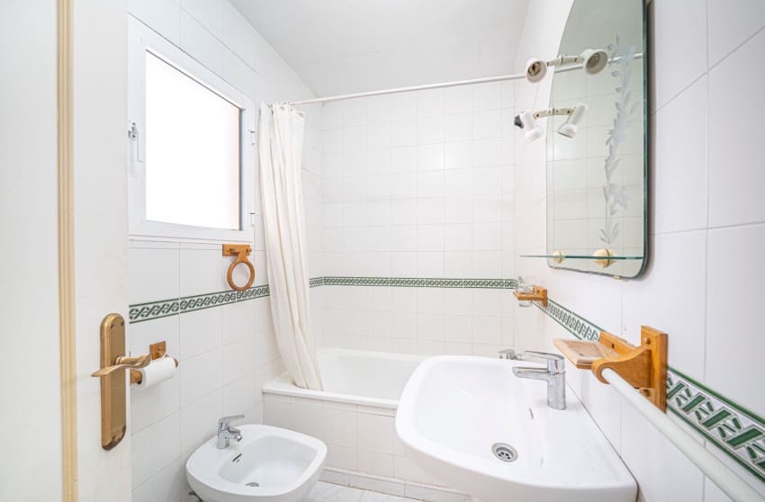 2 sypialnia Apartament na sprzedaż w Torrevieja z basenem - 129 000 € (Ref: 10027629)