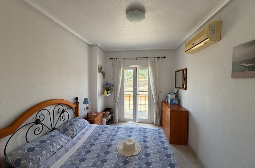 2 bedroom Apartment for sale in Jacarilla - € 129,950 (Ref: 10027630)