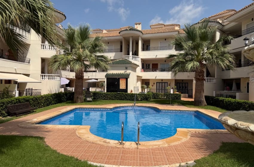 2 bedroom Apartment for sale in Jacarilla - € 129,950 (Ref: 10027630)
