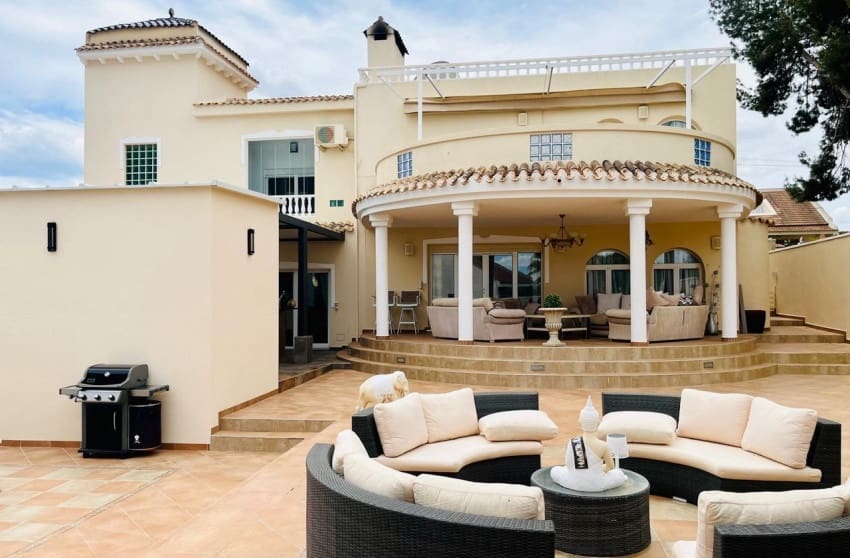 4 chambre Villa/Maison à vendre à San Miguel de Salinas avec piscine - 799 000 € (Ref: 10027631)
